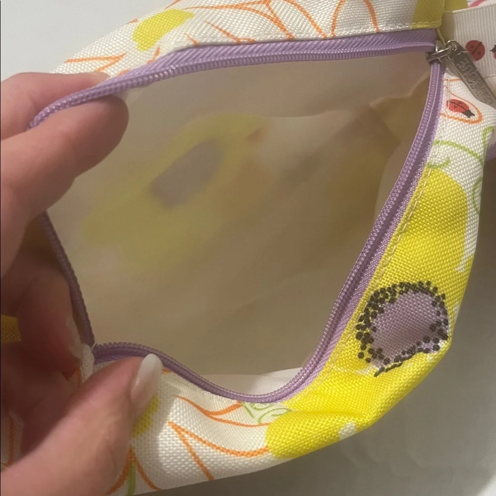 NWOT Clinique Cosmetic Bag Set Lot